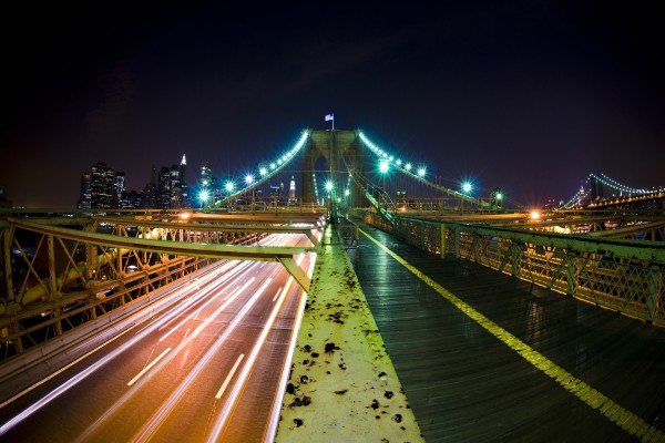 Carretera en el puente de Brooklyn