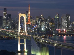Vista nocturna de la ciudad y Torre de Tokio