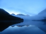 Niebla en el lago