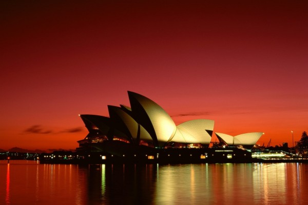 Cielo rojo al anochecer en Sídney