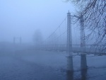 Niebla en el puente