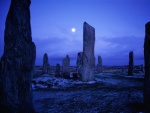 La luna sobre las Piedras de Callanish, Escocia