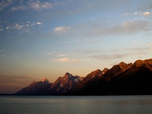 Las cumbres iluminadas por el sol