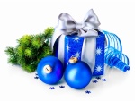 Adornos y regalos azules para Navidad