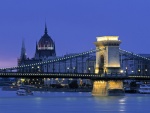 Noche en el Puente de las Cadenas, Budapest