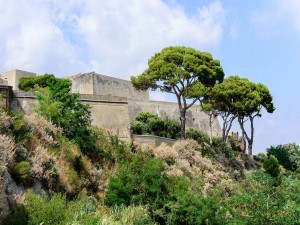 Castello Aragonese cerca de Baia, Campania, Italia