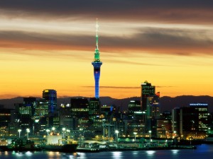 Vista nocturna de la ciudad de Auckland, Nueva Zelanda