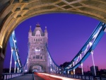 Paseo nocturno por el Tower Bridge, Londres