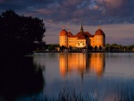 El castillo de Moritzburg visto al atardecer