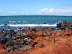 Postal: Mirando al mar desde la costa roja