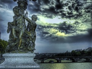 Postal: Estatua junto al Sena