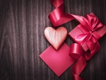 Corazón y caja de regalo para el Día de San Valentín