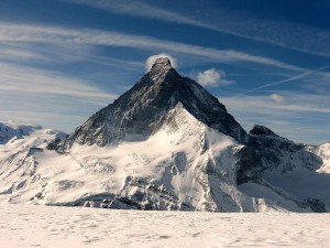 El Matterhorn, uno de los picos más altos de los Alpes Suizos