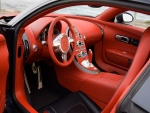 Interior rojo de un Bugatti Veyron