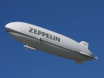 Zeppelin NT en un cielo azul