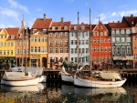 Barcos en el canal de Nyhavn (Copenhague)