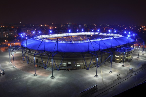 Luces azules en el estadio Metalist
