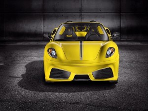Postal: Bonito Ferrari amarillo