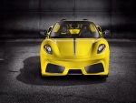Bonito Ferrari amarillo