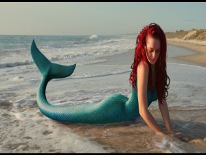 Sirena en la playa