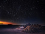 Lluvia de estrellas, en el  Parque Nacional Bromo Tengger Semeru