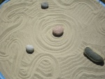 Piedras colocadas en la arena