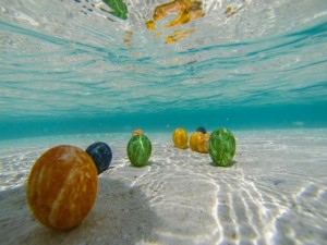 Postal: Huevos de Pascua bajo el agua
