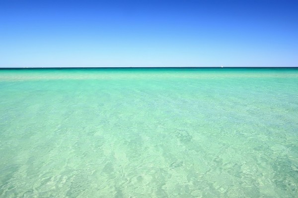 Mar de agua clara