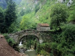 El puente y la casa de piedra
