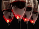 Copas de cristal con vino tinto