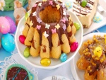 Pasteles dulces y huevitos de Pascua
