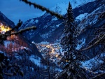 Vista de pueblo en los Alpes (Suiza)