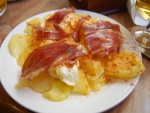 Huevos con patatas y jamón ibérico