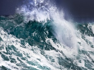 Postal: Mar revuelto con grandes olas