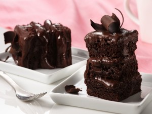 Postal: Un tentador pastel de chocolate