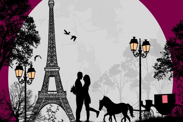 Romance en París con luna llena