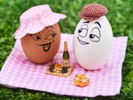 Huevos en un picnic romántico