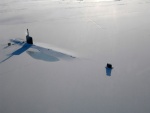 Submarino bajo el hielo