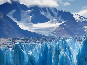 Postal: Hielo azulado en el glaciar