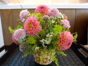 Bonita cesta con flores