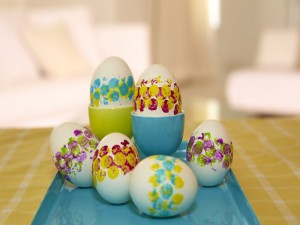 Postal: Huevos decorados