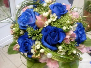 Ramo con rosas azules