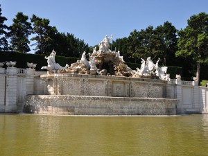Fuente de Neptuno en el Palacio de Schönbrunn (Viena, Austria)