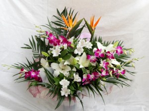 Arreglo floral con una gran variedad de flores
