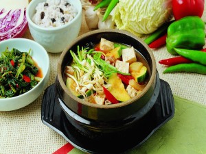 Sopa de vegetales y tofu