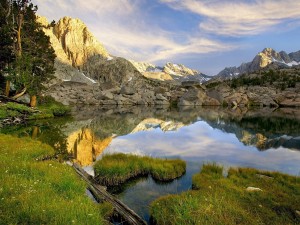 Postal: Pequeño lago en la montaña