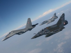 Postal: Tres aviones de combate italianos