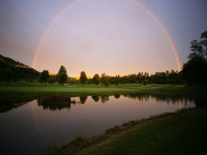 Arco iris en el campo de golf