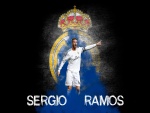 Sergio Ramos y el escudo del Real Madrid