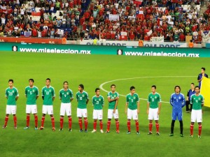 Los jugadores de la Selección Mexicana en el terreno de juego